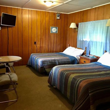 Chamber Lane Motel Round Lake ภายนอก รูปภาพ