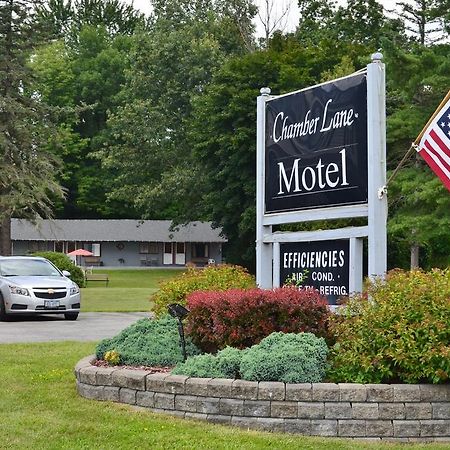 Chamber Lane Motel Round Lake ภายนอก รูปภาพ