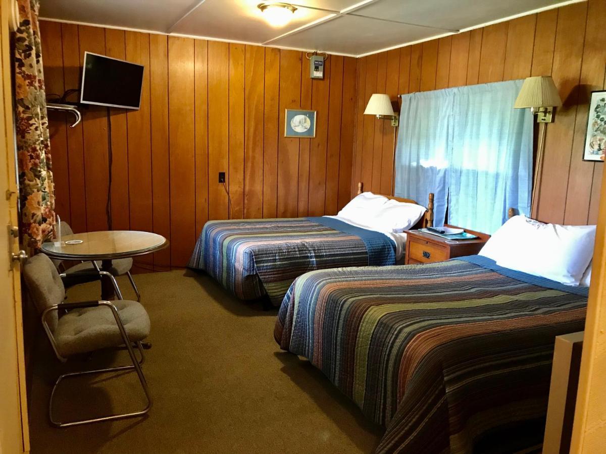 Chamber Lane Motel Round Lake ภายนอก รูปภาพ