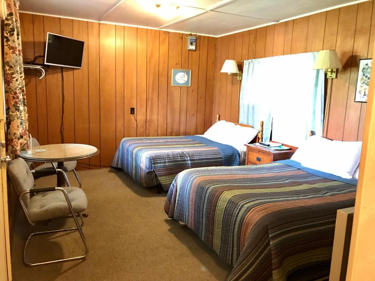 Chamber Lane Motel Round Lake ภายนอก รูปภาพ