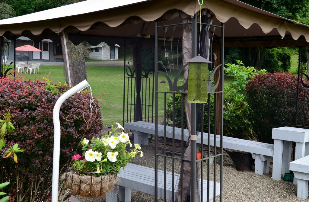 Chamber Lane Motel Round Lake ภายนอก รูปภาพ