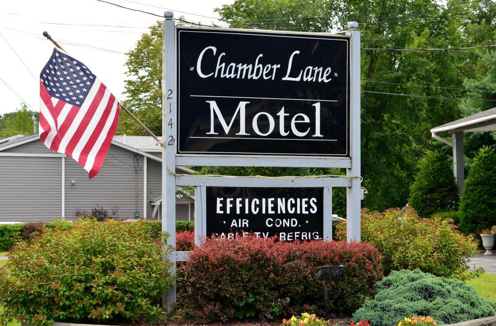 Chamber Lane Motel Round Lake ภายนอก รูปภาพ