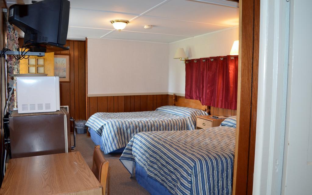 Chamber Lane Motel Round Lake ห้อง รูปภาพ